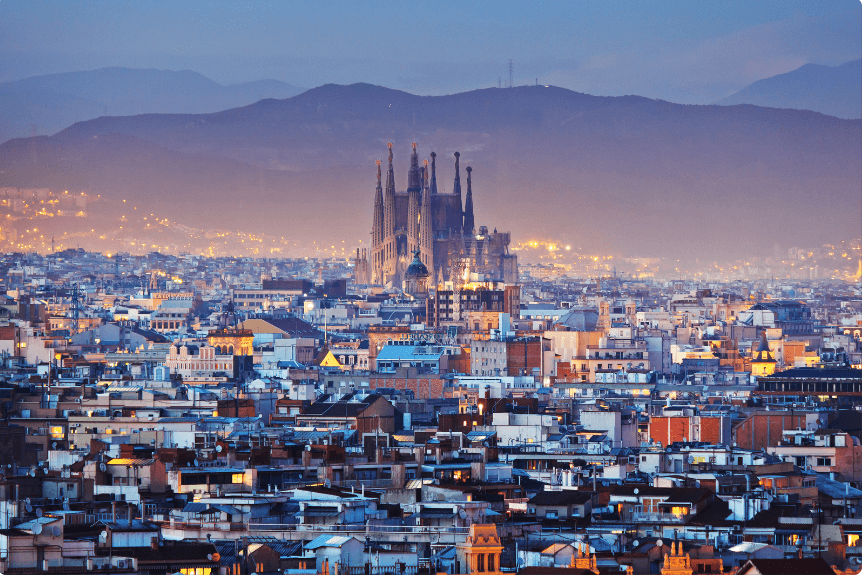 Barcelona y su magnífica Sagrada Familia, como monumento principal. 